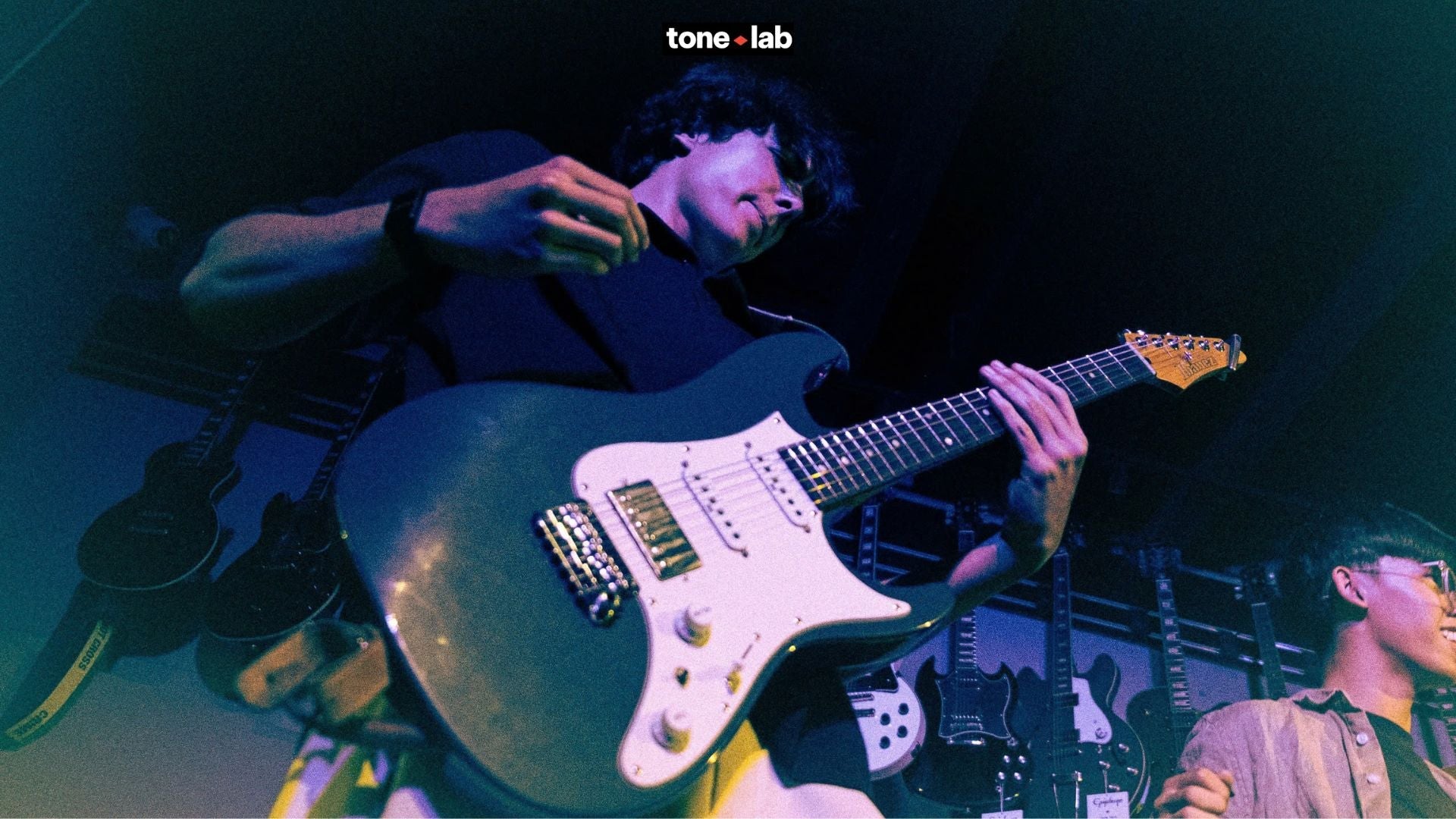 Top 3 Cây Guitar Điện Cho Người Mới Bắt Đầu - Gợi Ý Từ Tone Lab