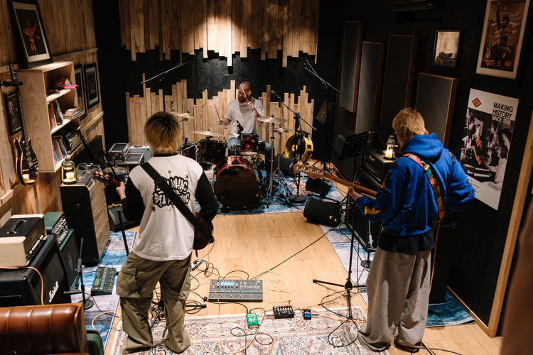 Music Room Lab Phรฒng tแบญp nhแบกc Tone Lab (Tone Lab Rehearsal Room)